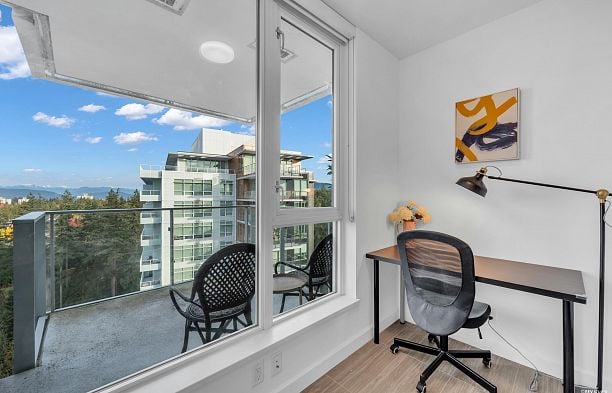 2303 3355 Binning Road University VW