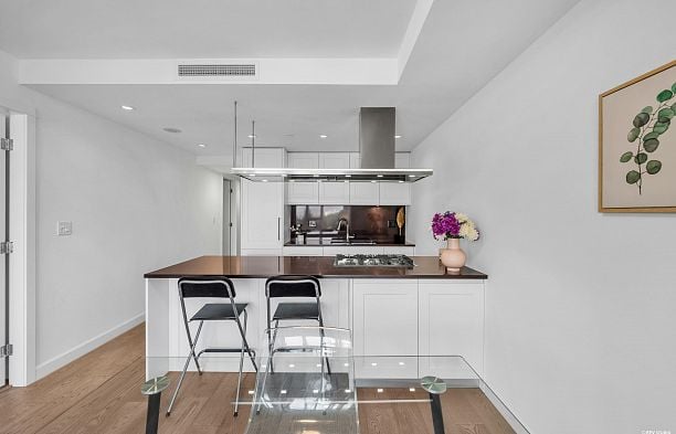 2303 3355 Binning Road University VW