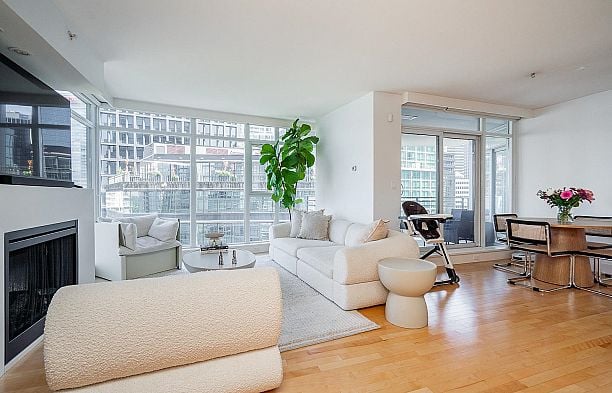 1904 1205 W Hastings Street Coal Harbour