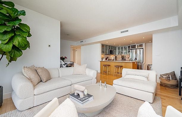 1904 1205 W Hastings Street Coal Harbour