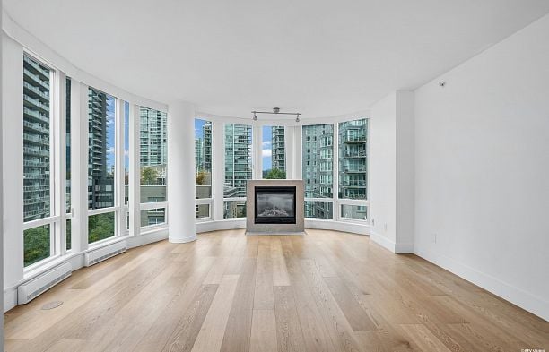 806 590 Nicola Street Coal Harbour