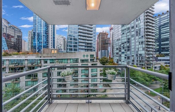 806 590 Nicola Street Coal Harbour