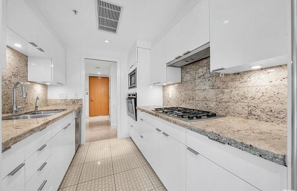 806 590 Nicola Street Coal Harbour