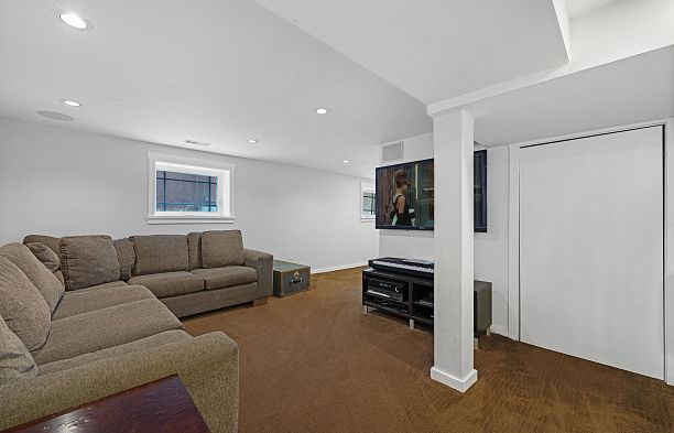 2138 W 21st Avenue Arbutus