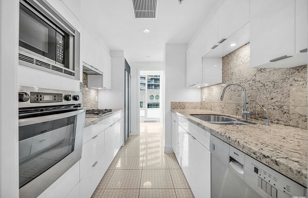 806 590 Nicola Street Coal Harbour