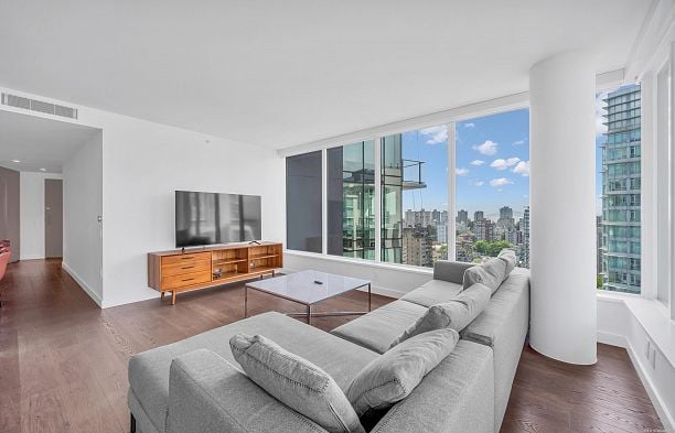 2001 620 Cardero Street Coal Harbour