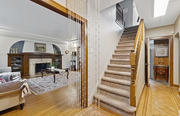 2923 W 32nd Avenue MacKenzie Heights