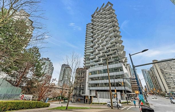 2001 620 Cardero Street Coal Harbour