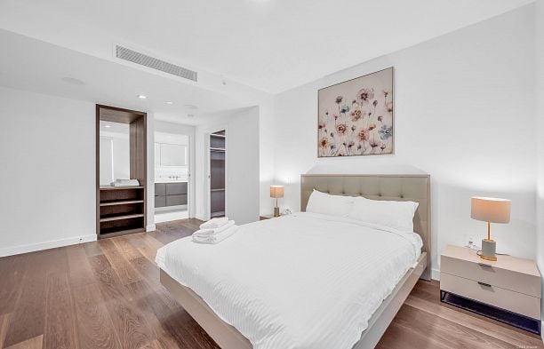 2001 620 Cardero Street Coal Harbour