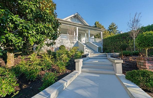 6476 Blenheim Street Southlands