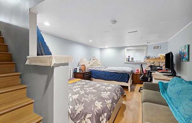 2923 W 32nd Avenue MacKenzie Heights