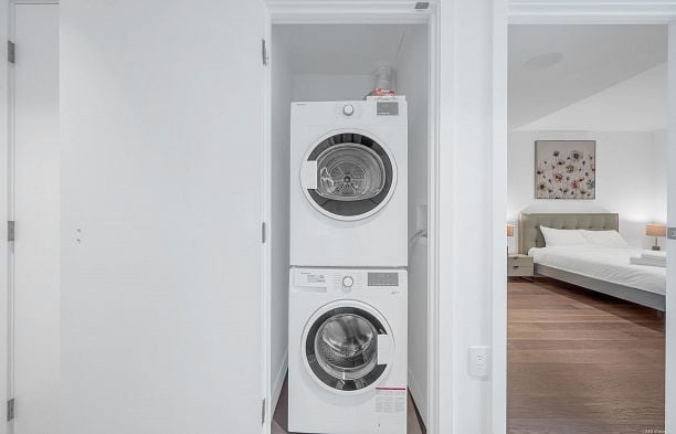 2001 620 Cardero Street Coal Harbour