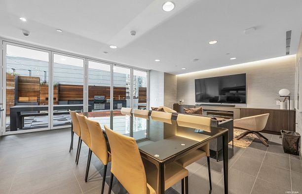 2001 620 Cardero Street Coal Harbour