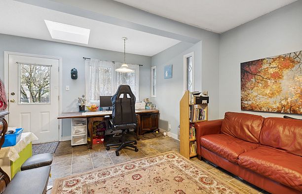 2923 W 32nd Avenue MacKenzie Heights