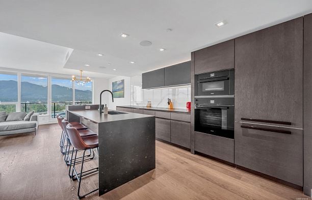 2001 620 Cardero Street Coal Harbour