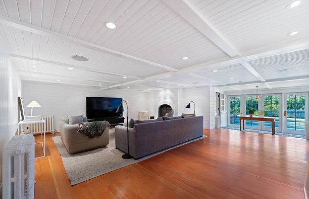 6476 Blenheim Street Southlands