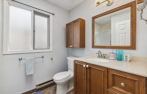 2923 W 32nd Avenue MacKenzie Heights