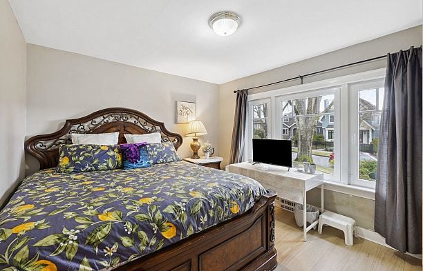 2923 W 32nd Avenue MacKenzie Heights