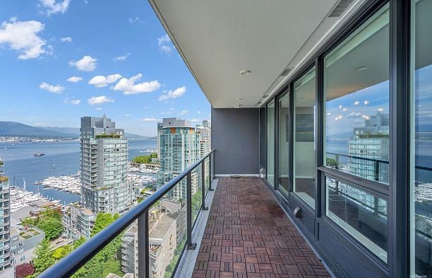 2001 620 Cardero Street Coal Harbour