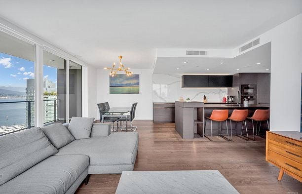 2001 620 Cardero Street Coal Harbour