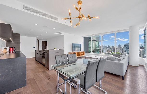 2001 620 Cardero Street Coal Harbour