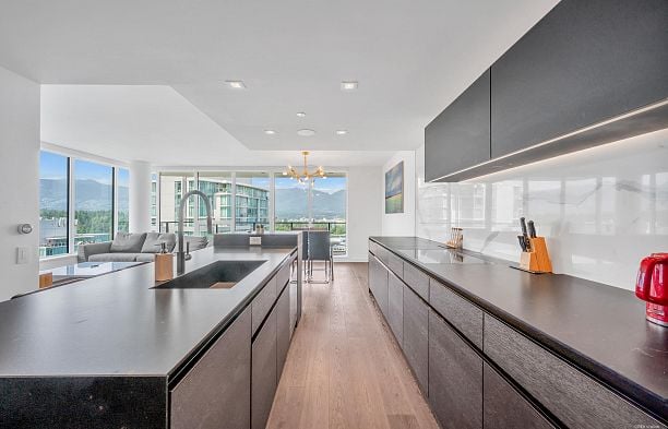 2001 620 Cardero Street Coal Harbour