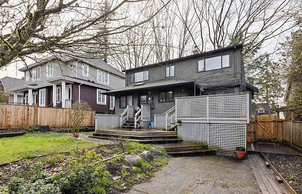 2923 W 32nd Avenue MacKenzie Heights