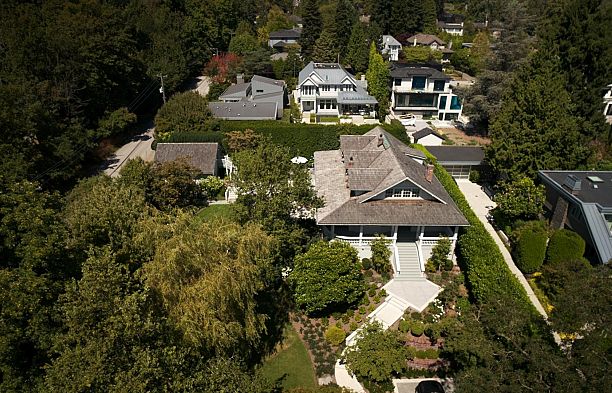 6476 Blenheim Street Southlands