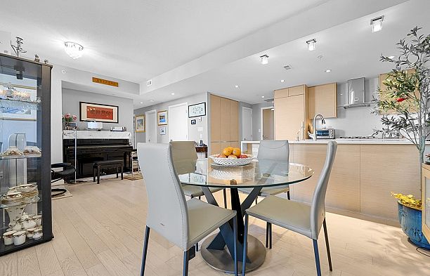 305 505 W 30th Avenue Cambie