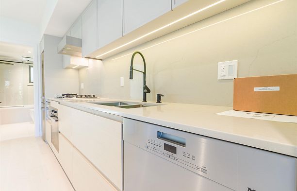 4422 Ash Street Cambie