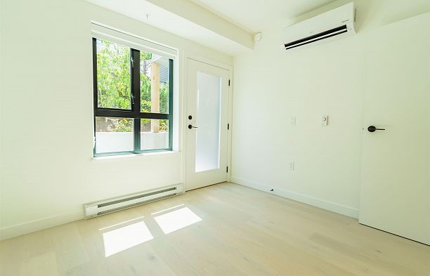 4422 Ash Street Cambie