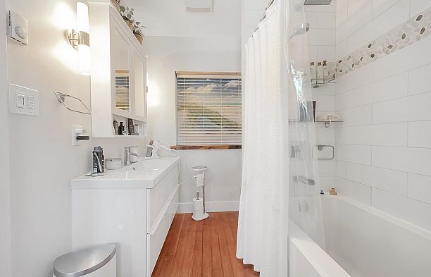 153 W 19th Avenue Cambie