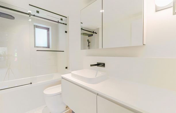 4422 Ash Street Cambie