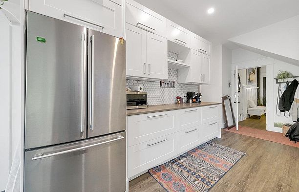 153 W 19th Avenue Cambie