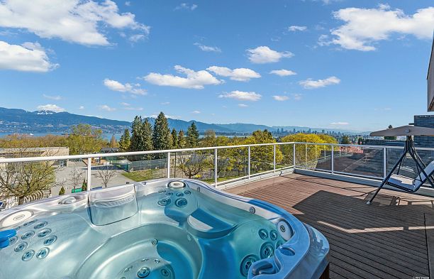 4060 W 10th Avenue Point Grey