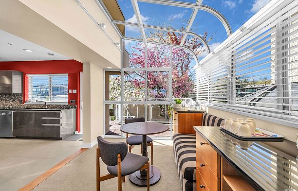 4060 W 10th Avenue Point Grey