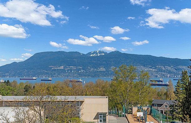 4060 W 10th Avenue Point Grey