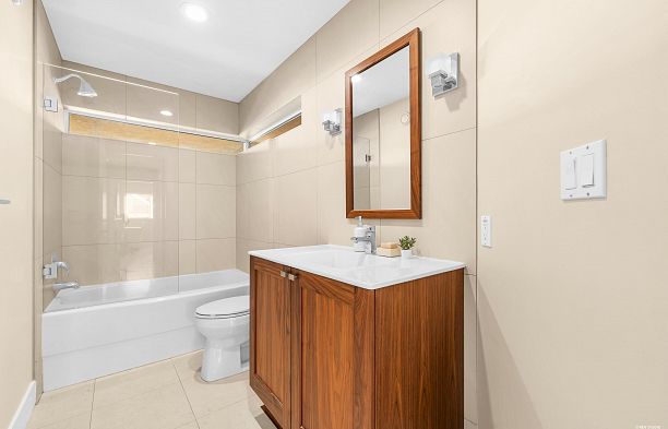 4060 W 10th Avenue Point Grey