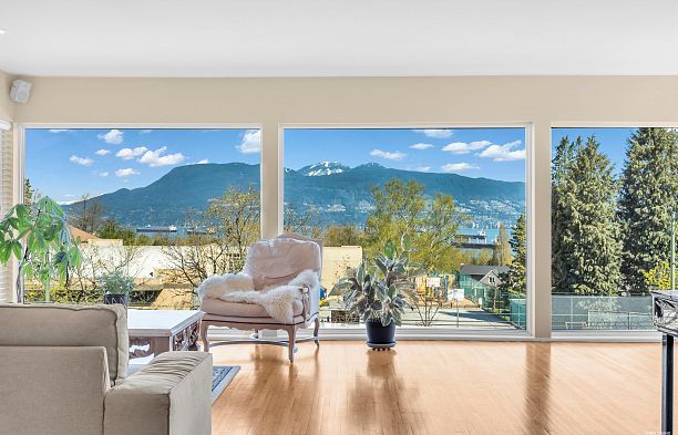 4060 W 10th Avenue Point Grey