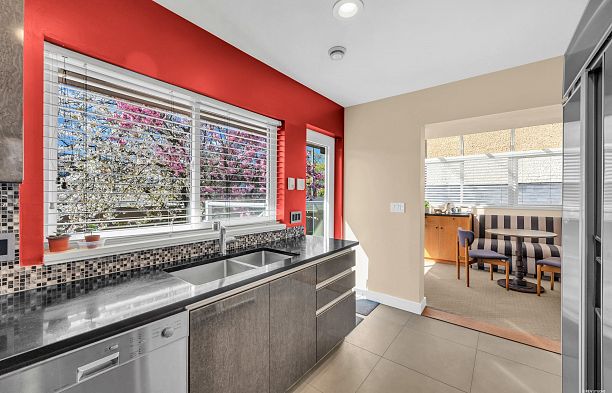 4060 W 10th Avenue Point Grey