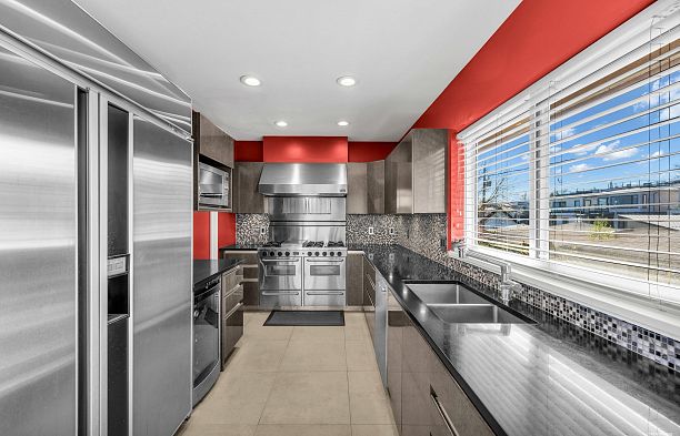 4060 W 10th Avenue Point Grey