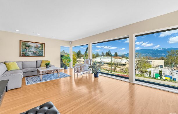 4060 W 10th Avenue Point Grey