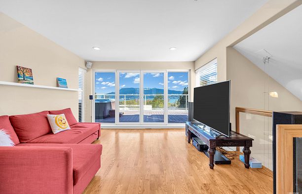 4060 W 10th Avenue Point Grey