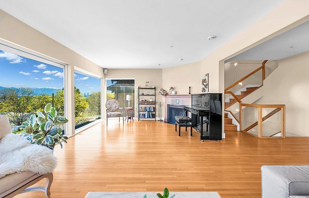 4060 W 10th Avenue Point Grey