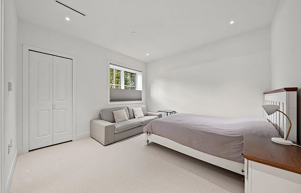 3227 W 35th Avenue MacKenzie Heights