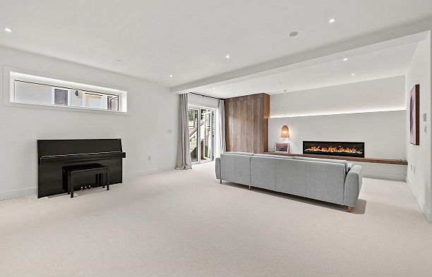 3227 W 35th Avenue MacKenzie Heights