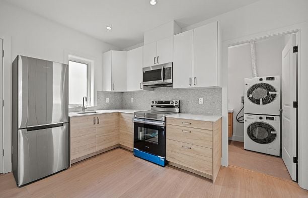 3227 W 35th Avenue MacKenzie Heights