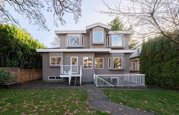 3565 W 29th Avenue Dunbar