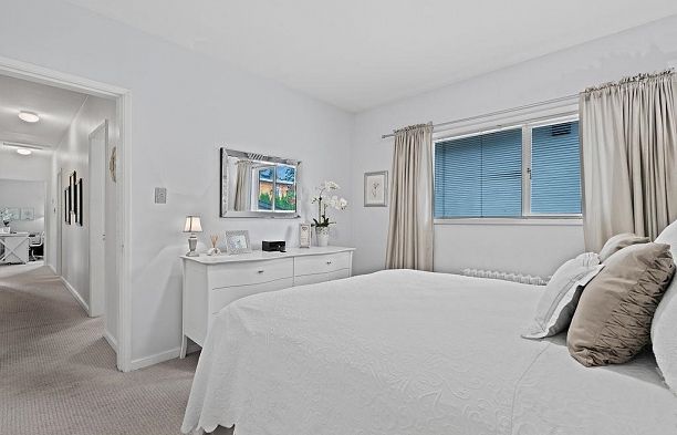 2865 W 33rd Avenue MacKenzie Heights