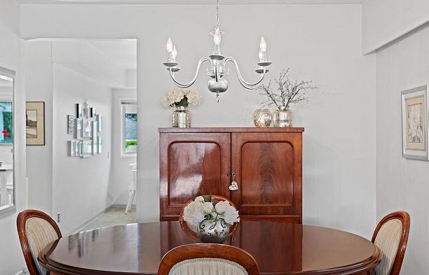 2865 W 33rd Avenue MacKenzie Heights